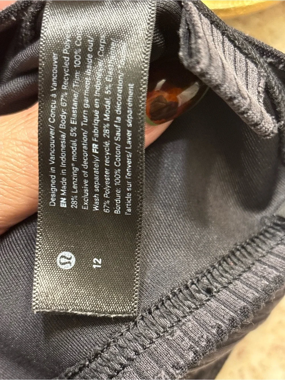 Lululemon Black ribbed top size 12